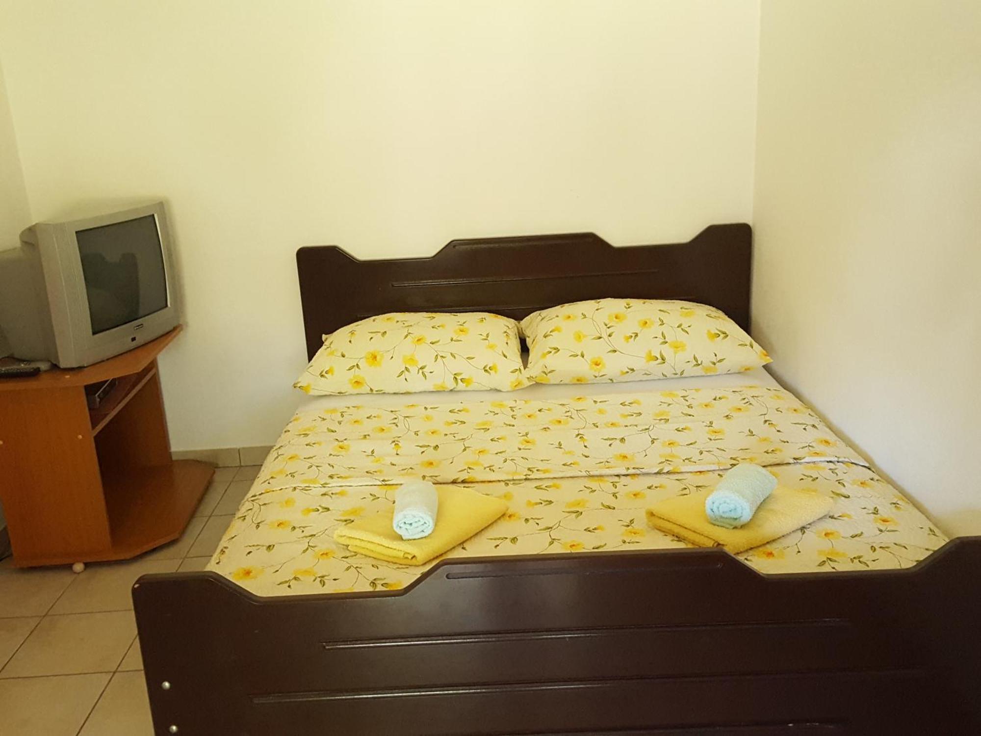Apartments Mirakul Lopar Exterior photo
